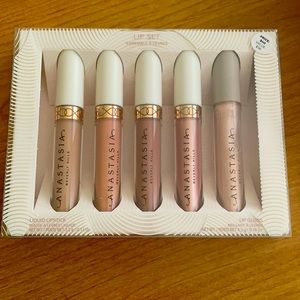 Anastasia Beverley Hills “UNDRESSED” Lip Set